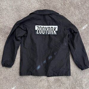 Zoo York Youth Black Coach Jacket Logo Back – Size M (10/12)